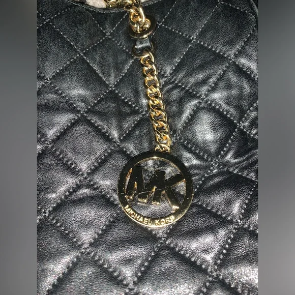 Michael Kors purse. - Picture 2 of 14